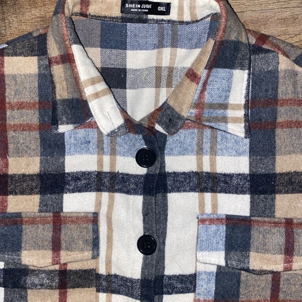 SHEIN plaid curvy flannel shirt - Picture 4 of 6